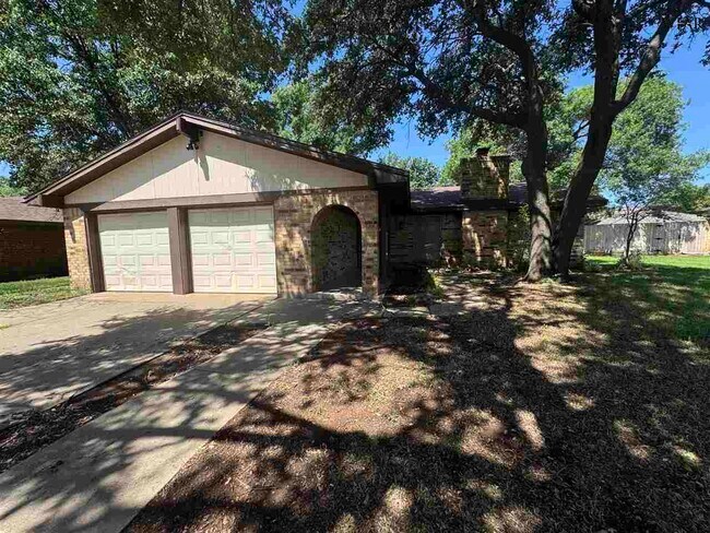 Primary Photo - 3002 Cromwell Ave