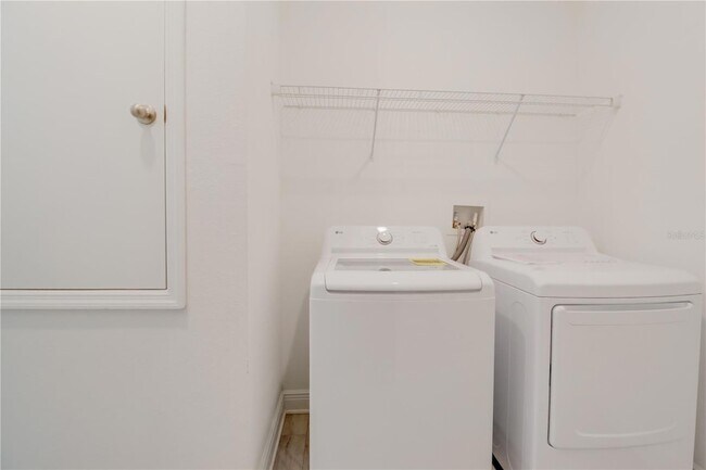 Building Photo - 2776 SW 142nd Ln