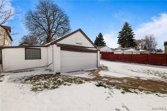 Building Photo - 129 Woodell Ave