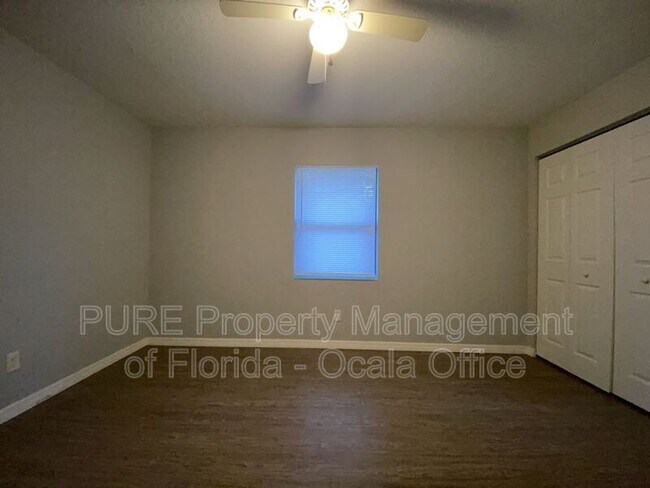 Building Photo - 3650 NE 41st St