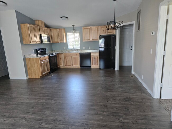 Building Photo - 3 bed 2 bath Single Family Home for Rent i...