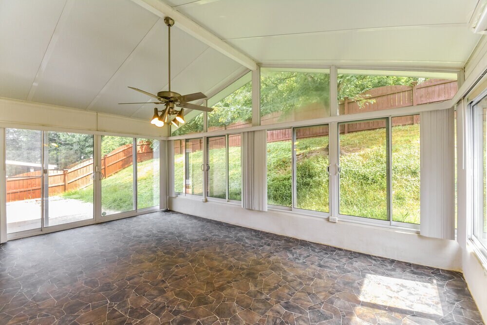 Building Photo - 117 Lakeside Ct