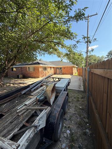 Building Photo - 2406 Broadview St