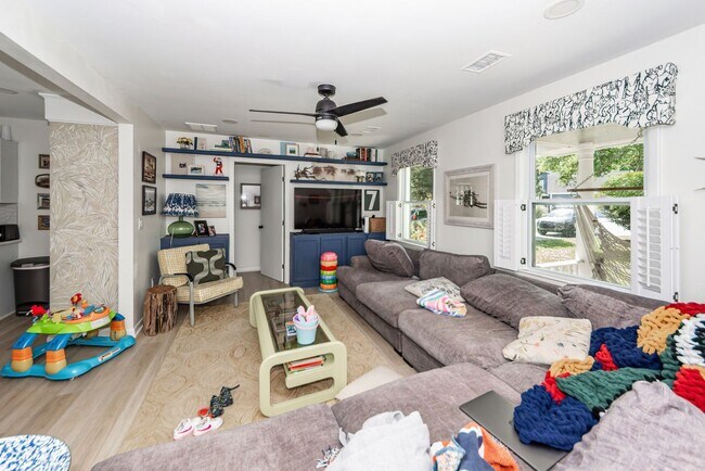 Building Photo - 4 Bedroom, 3 Bathroom Home in Magnolia Ranch - West Ashley