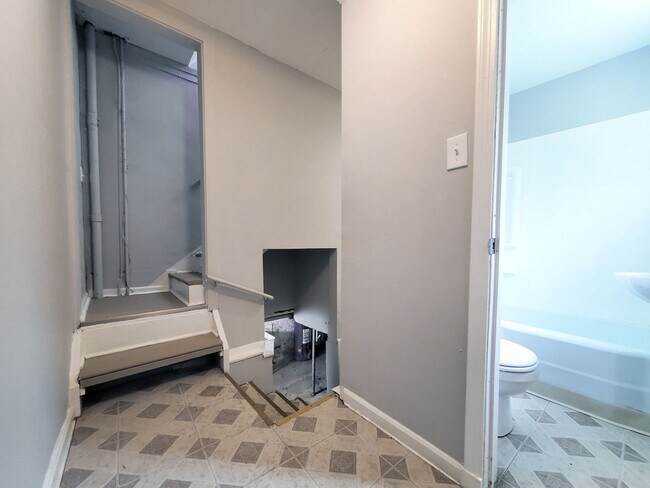 Building Photo - 3 Bed - 2 Full Bath Cape Cod for Rent