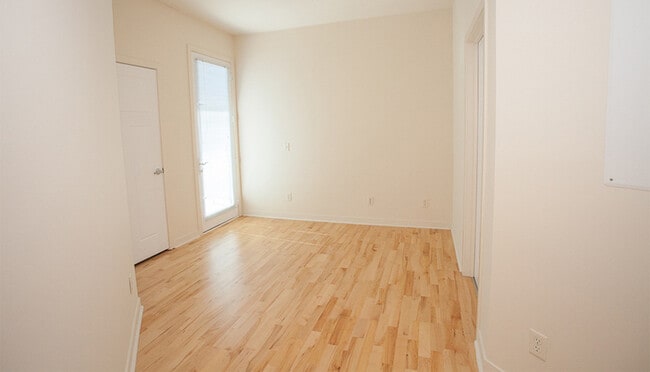 Building Photo - 242 E Water St