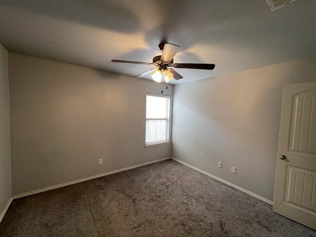 Building Photo - 1012 Preston Trails