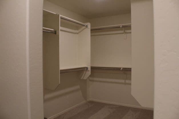 Building Photo - "Spacious 4-Bedroom with 2.5 Baths availab...