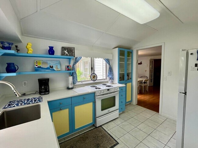 Building Photo - 102 N Pier St