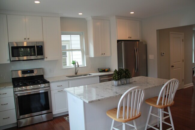 Building Photo - 55 Franklin Ave