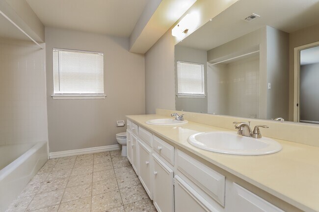 Building Photo - 1707 Corral Dr