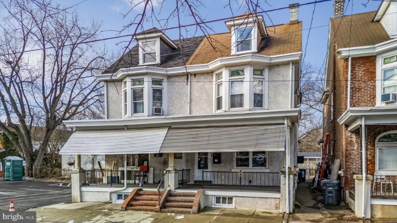 Primary Photo - 171 N York St