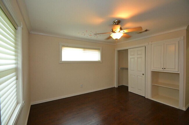 Building Photo - 4911 Wigton Dr