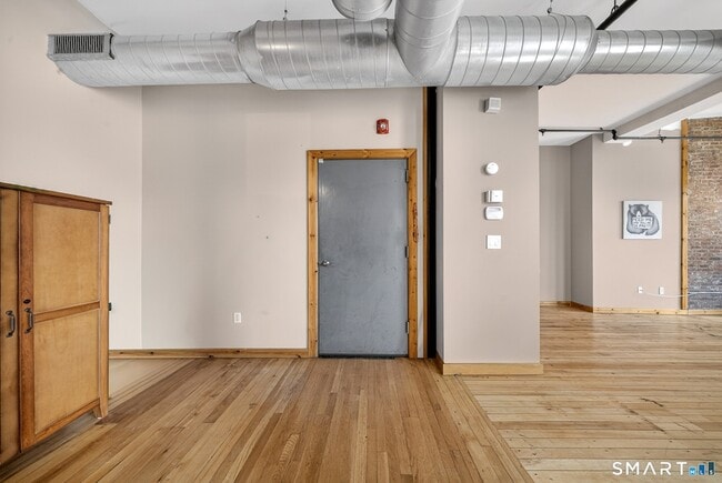 Building Photo - 325 Lafayette St