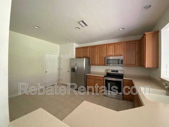Building Photo - 11177 Castlemain Cir W