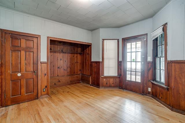 Building Photo - 3332 Mt Vernon Ave
