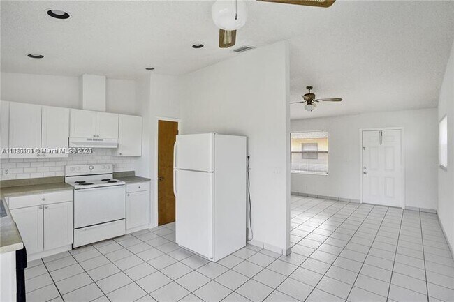 Building Photo - 5619 McKinley St