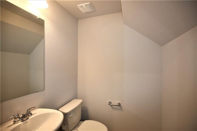 Building Photo - 635 Pheasant Hill Ln
