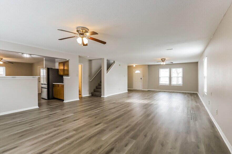 Building Photo - 8158 Retreat Ln