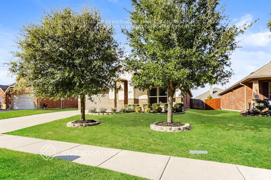 Building Photo - 215 Range Rd