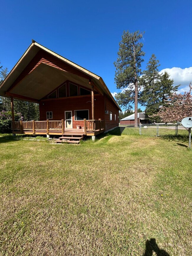 Building Photo - Beautiful 3 Bed, 2 Bath Home in Columbia Falls, MT - Close to Glacier National Park