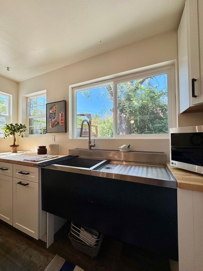 Building Photo - Available For 4+ Months!* Rare Find Furnished Saint Helena Gem, “Upper Tainter” 2 Bedrooms, 2 Bat...