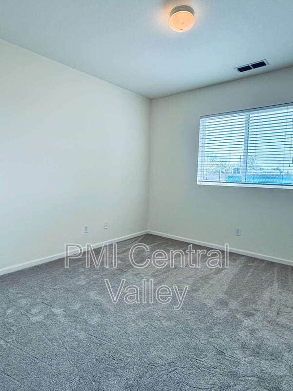 Building Photo - 2125 Carson Oak Ct