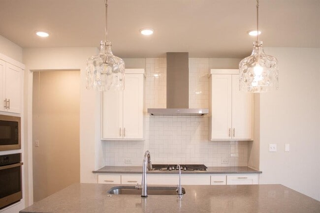 Building Photo - 123 Table Top Bnd