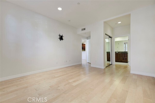 Building Photo - 556 E Palm Ave