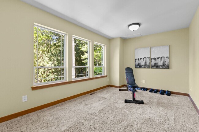 Building Photo - 3 Bed, 3 Bath Custom Built Home in Sudden Valley