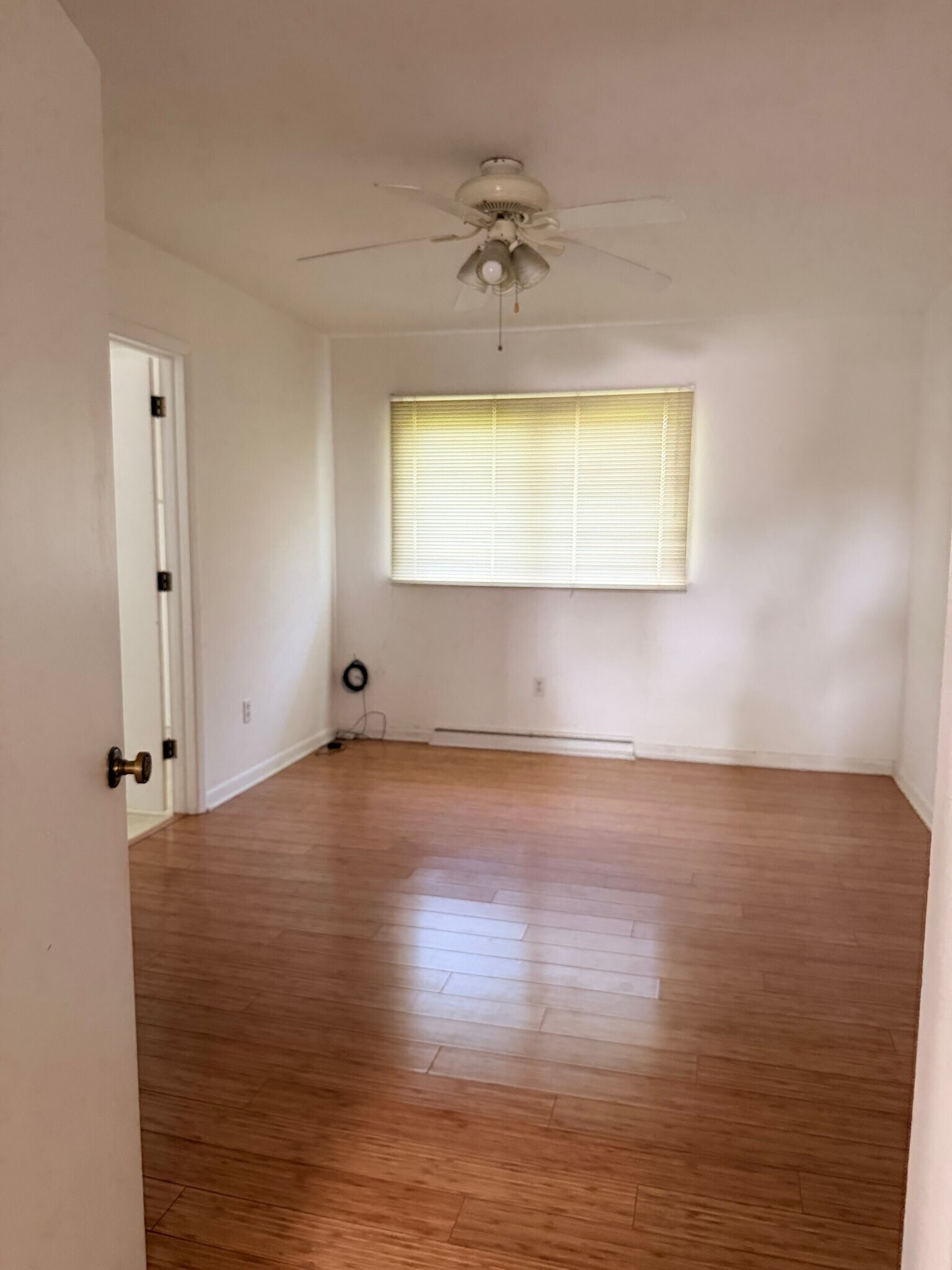 Building Photo - 2205 Country Club Dr