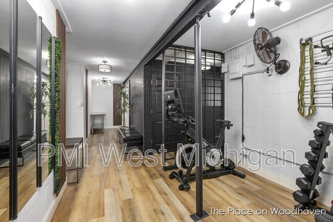 Building Photo - 8444 Woodhaven Dr SW