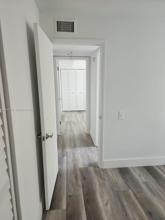 Building Photo - 4545 Treehouse Ln