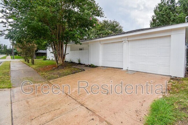Building Photo - 4947 Cheena Dr