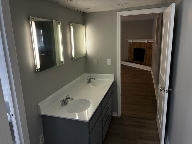 Building Photo - 7341 Proxima Rd