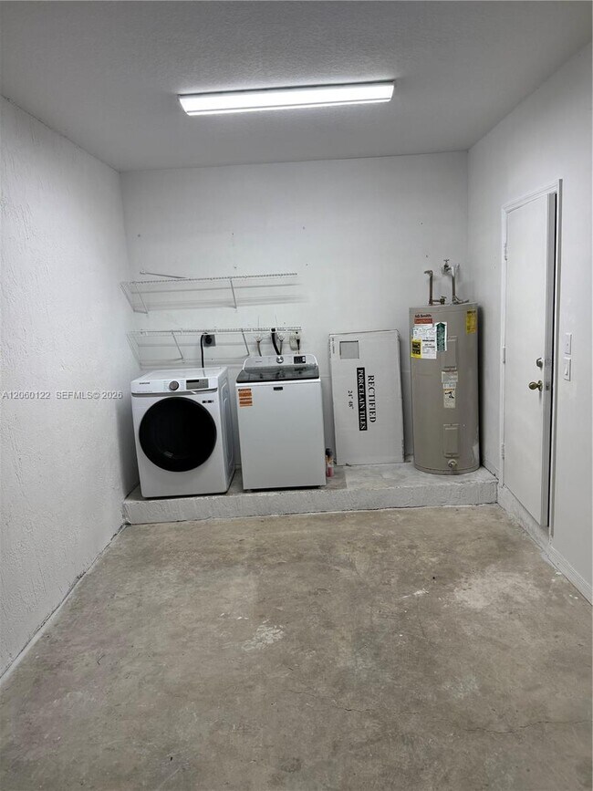 Building Photo - 9128 SW 162nd Pl