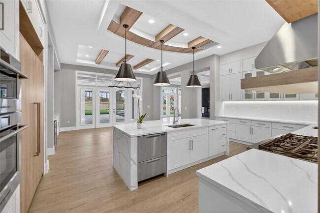 Building Photo - 16130 Pendio Dr