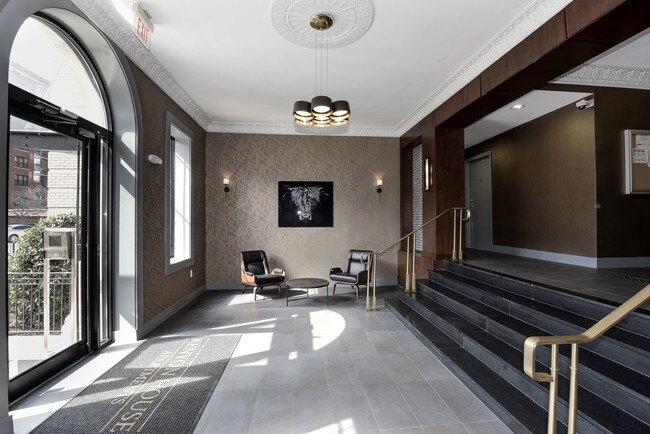 Building Photo - Kenyon Apartments