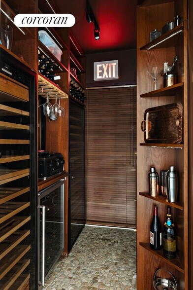 Building Photo - 224 W 18th St