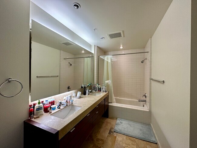 Building Photo - 3570 SW River Pkwy