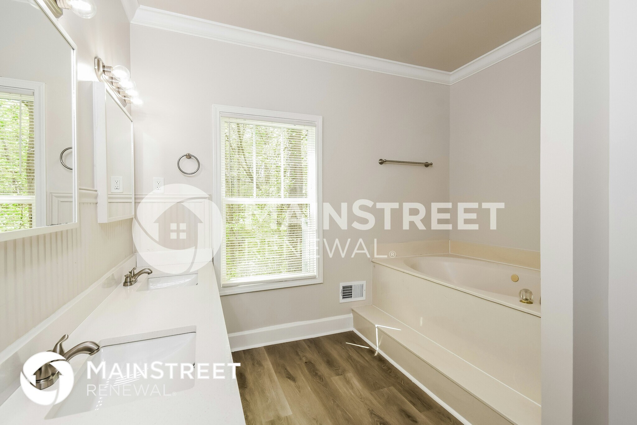 Building Photo - 3041 Jan Dr