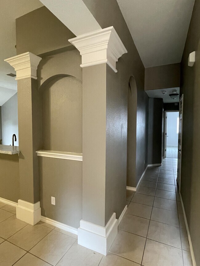 Building Photo - 6721 Dungeoness Dr