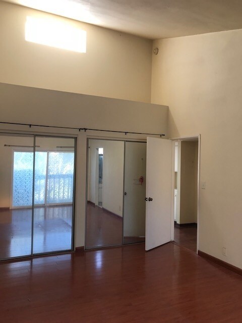 Building Photo - 3+2.5 twnhm w/pool + spa; water, trash + b...