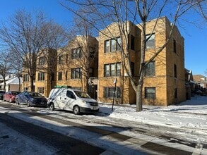 Building Photo - 4036 W Ainslie St