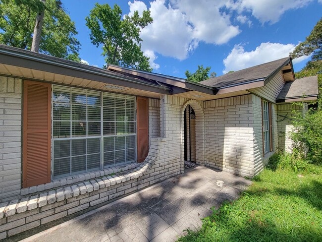 Building Photo - NICE 3 BEDROOM 2 BATH LEASE HOME IN SPRING...