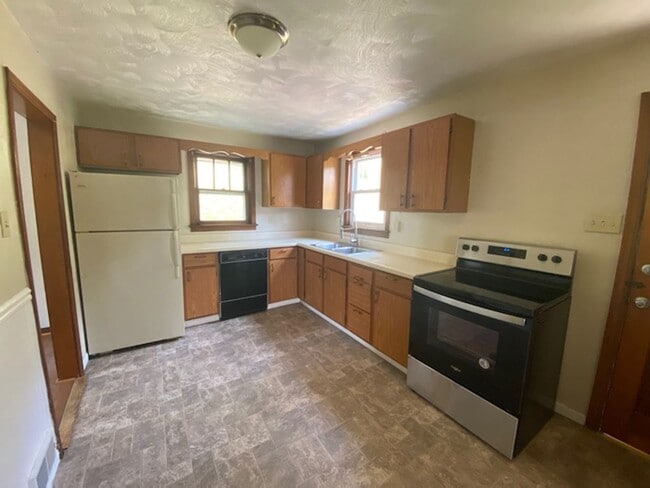 Building Photo - 2 Bed / 1 Bath Single Family Home for Rent...