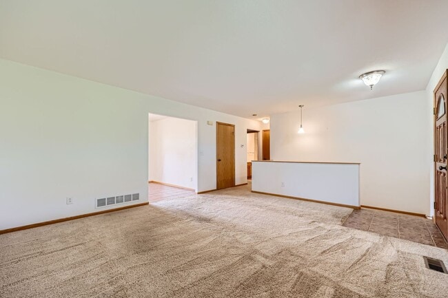 Building Photo - 4981 Garton Rd