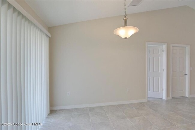 Building Photo - 8886 98th Ct