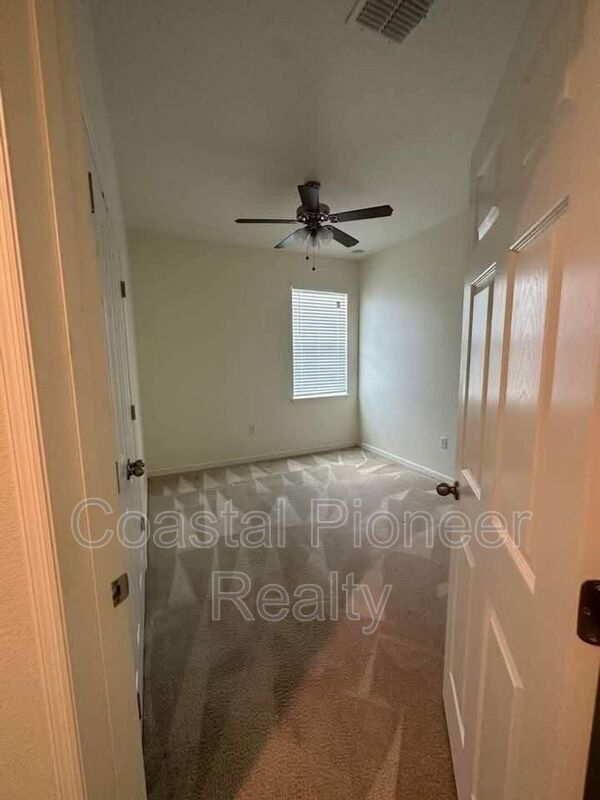 Building Photo - 30953 Water Lily Dr