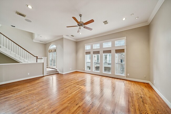 Building Photo - 2024 Vermont St